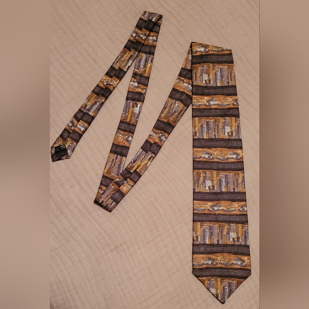Structure 100% Cityscape Patterned Tie